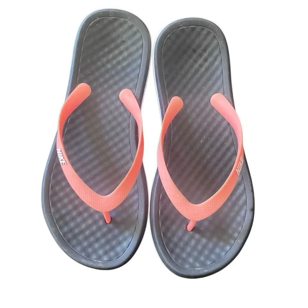 Nike sandals women’s size 7 black pink thongs slip ons